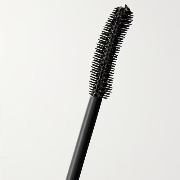 DR. LARA DEVGAN- Extreme Lengthening Mascara - Picture 2 of 3